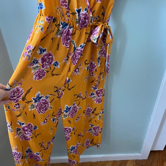 Yellow jumpsuit - Picture 3 of 3